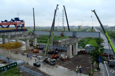 不銹鋼電動(dòng)葫蘆轉(zhuǎn)運(yùn)鋼箱梁,助力杭甬高速公路開(kāi)啟架梁序幕